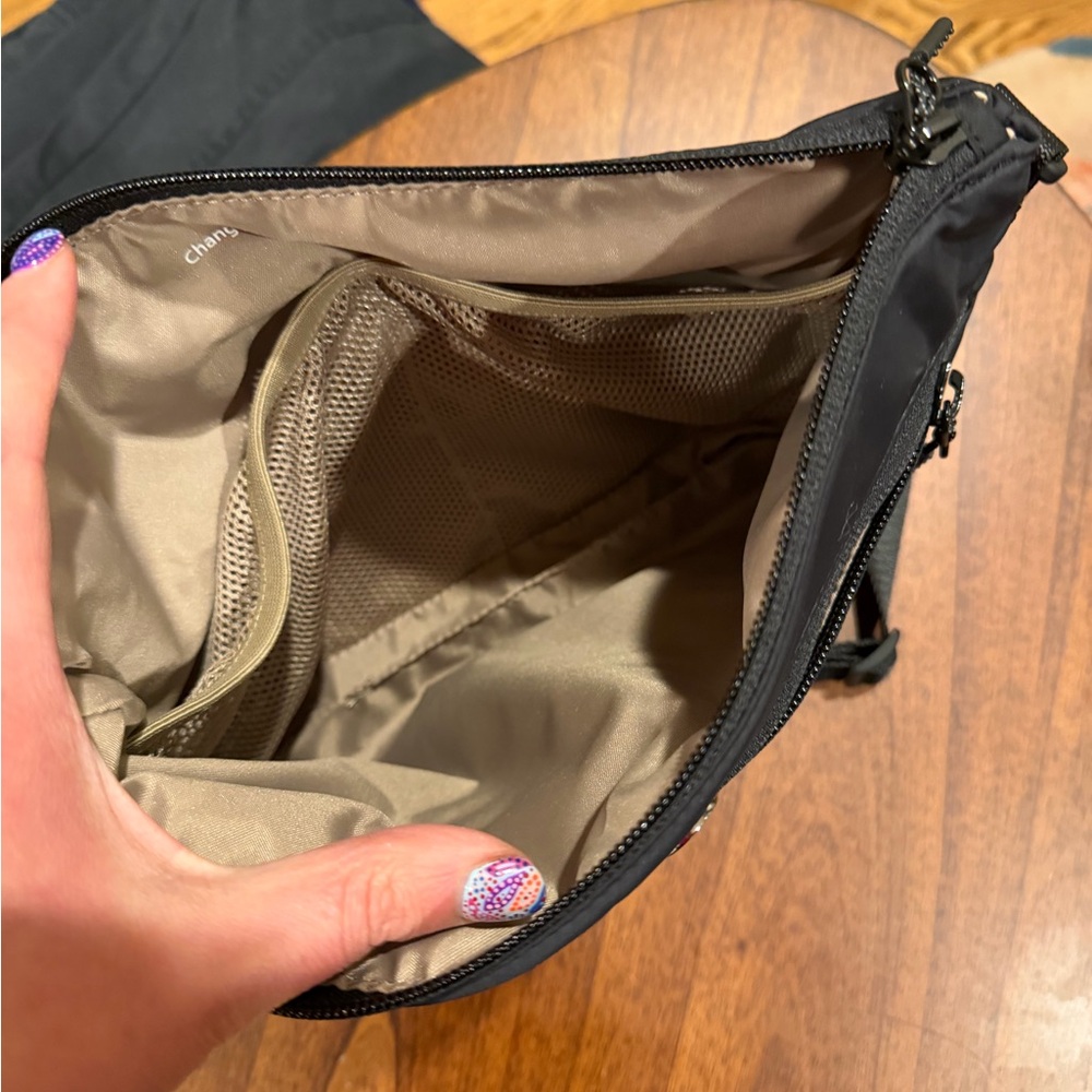 lululemon athletica Black Messenger Bag - Picture 3 of 8